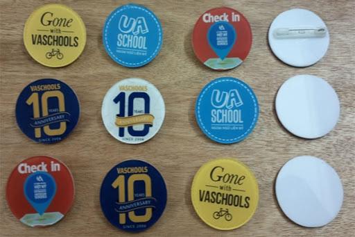 Biển tên huy hiệu